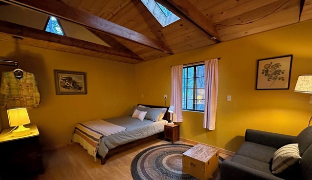 Quiet Studio Cottage in the Forest 10 Mins from Nevada City and the Yuba River
