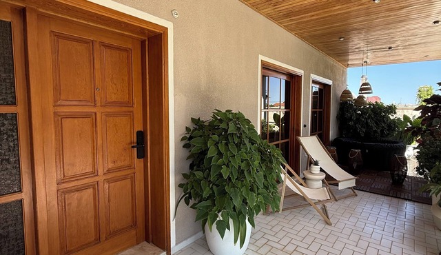Quiet studio next to Athens airport