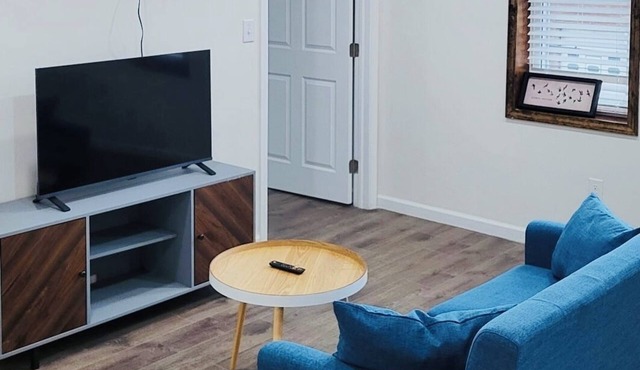 Quiet, trendy and comfortable new apartment near a coffee shop in Windber.
