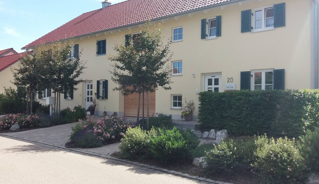 Quiet vacation apartment near Memmingen with bicycle garage