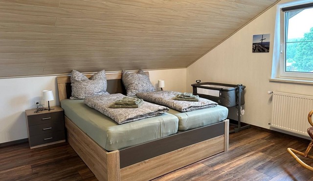 Quiet vacation apartment (100sqm) with balcony
