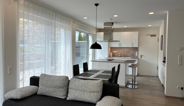 Quiet vacation apartment right by the forest