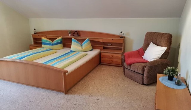 Quiet vacation apartment (120 sqm) with sunny balcony