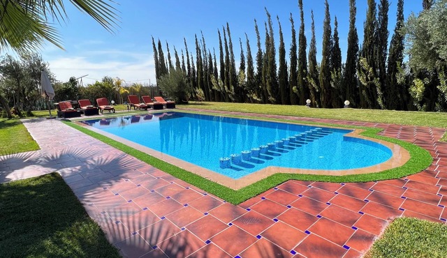Quiet villa away from the center, not overlooked