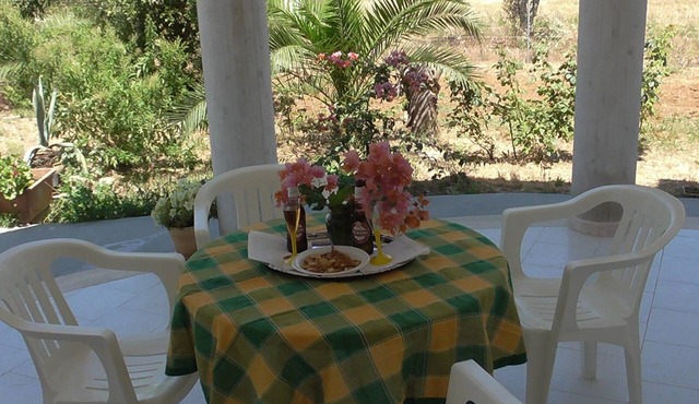 QUIET VILLA WITH 2500 SQM. FENCED GARDEN