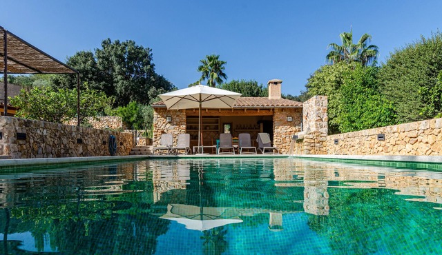 Quiet villa with private pool and barbecue area, YourHouse Mata Grossa