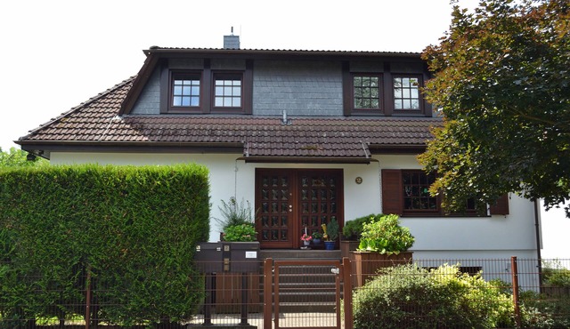 Quiet well-kept apartment, Frankfurt Airport 23 km, A5 easily accessible