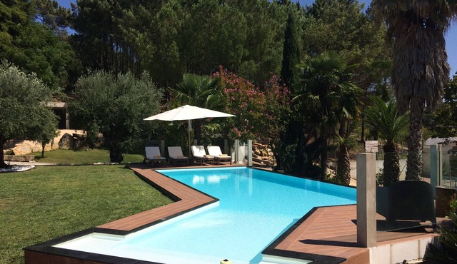 Quinta do Guerra, Villa with private pool, jacuzzi and tennis court.