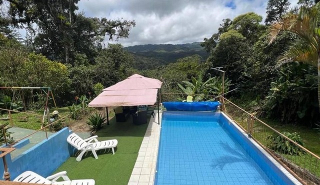 Quinta privada con cabaña y piscina temperada