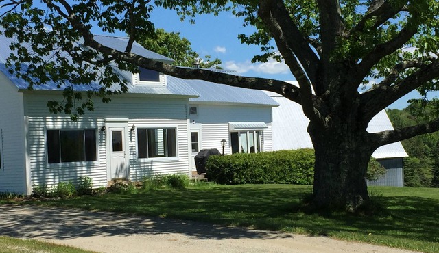 Quintessential Farmhouse with WiFi and incredible views in Brownington, VT
