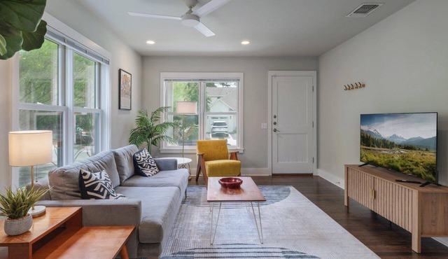 Quintessential Zilker Bungalow