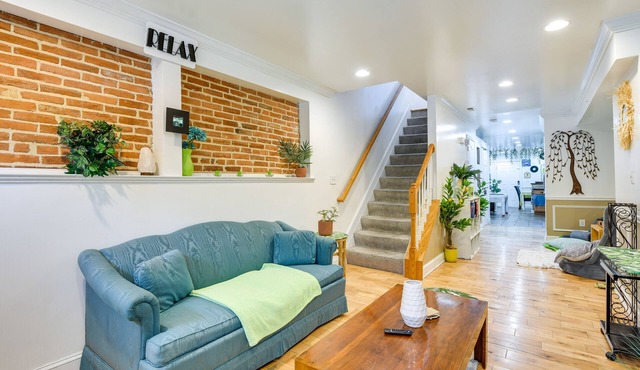 Quirky Baltimore Townhome ~ 2 Mi to Inner Harbor