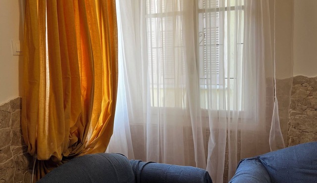Quite studio fully equiped. 8 min Metro