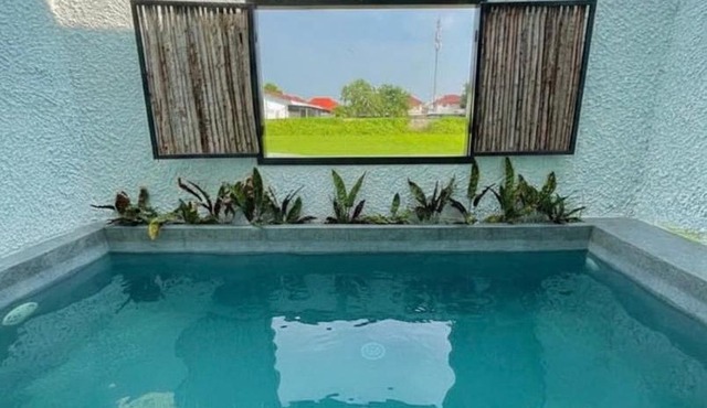 R resident resort