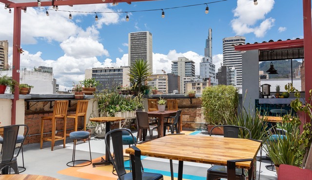 R10 Hostal - Hostel
