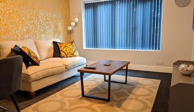 Racecourse Apartment