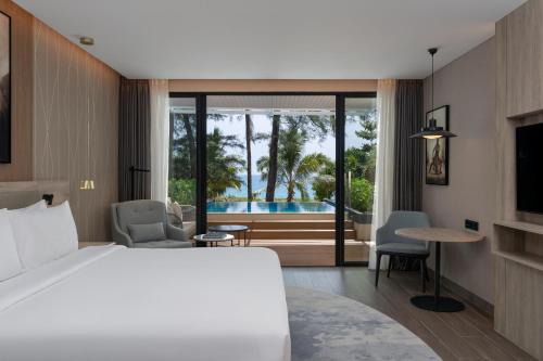 Radisson Blu Resort, Phuket Mai Khao Beach