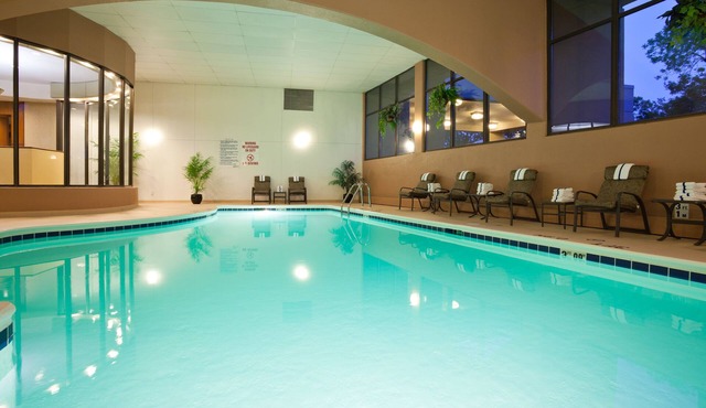 Radisson Hotel Milwaukee West