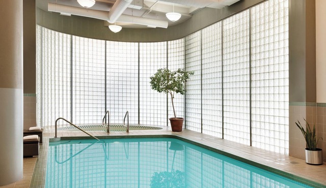 Radisson Hotel Vancouver Airport - Apartment Suites 1King Bedroom - Full Kitchen