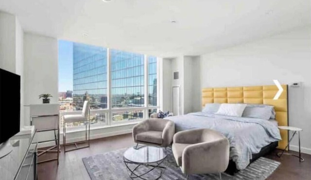 Raffles Pied-A-Tier Studio