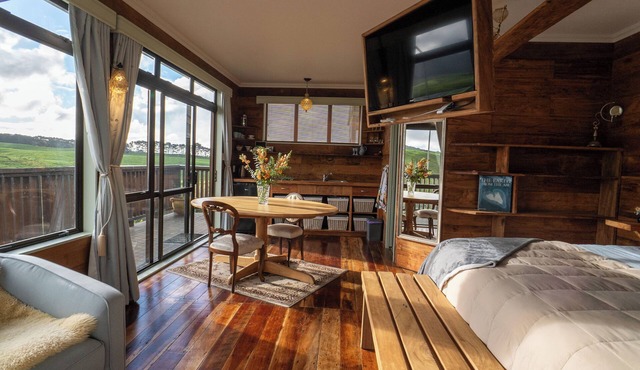 Raglan's Tranquil Garden Retreat at Moa Stone Estate