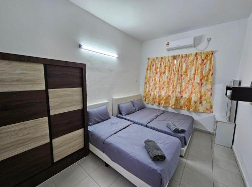 Rain Forest Hostel