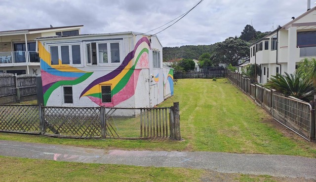 Rainbow Bach - Genuine Kiwi Bach – Waterfront Views Over Ngunguru Estuary!