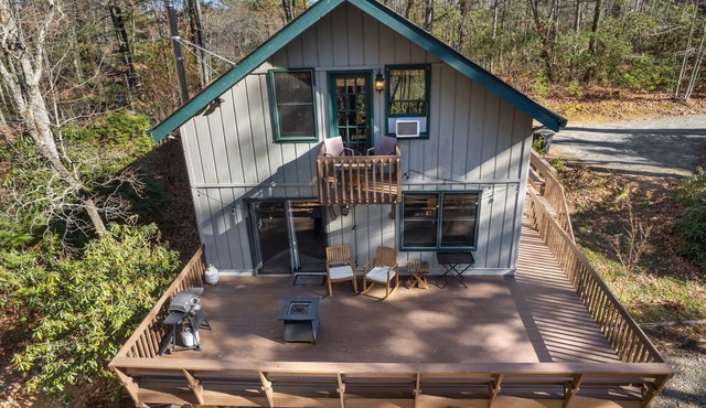 Rainbow Falls Cabin | Sauna | Hot Tub | Foosball