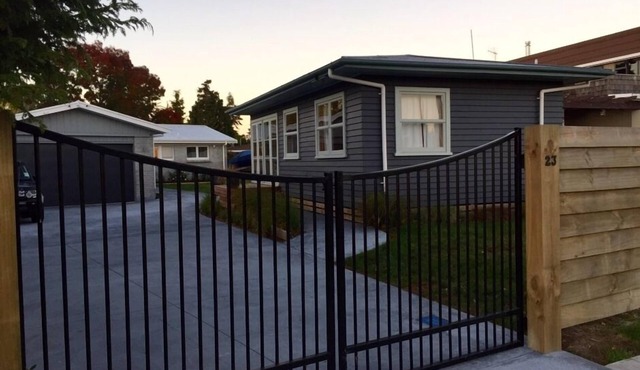 Rainbow Family Retreat - Two dwellings