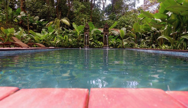 Rainbow Lodge - 2BR Surf, Yoga & Pool Oasis Near Playa Linda Beach