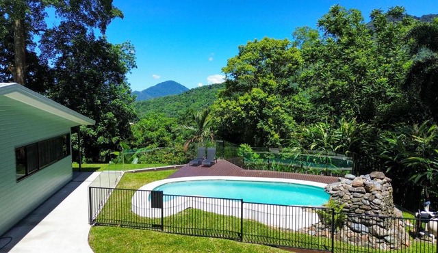 Rainforest Escape with Pool & Mountain Views