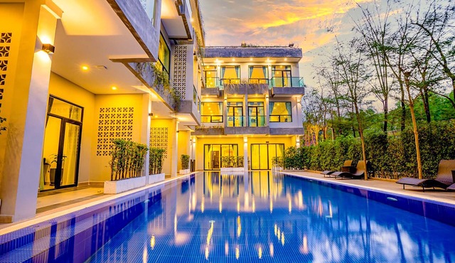 Rainforest Hotel by NSUN