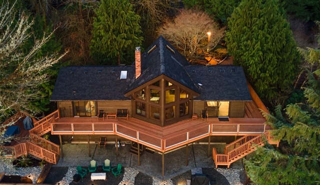 Rainier View Waterfront Retreat - Sleeps up to 15