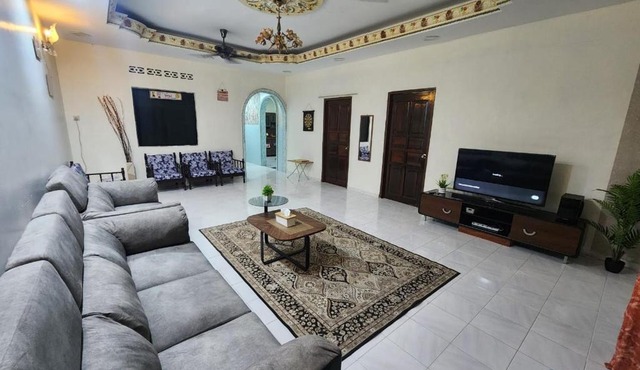 Raintown RR Homestay