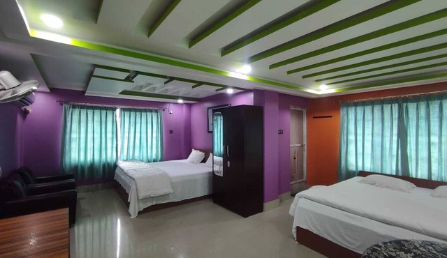 Raj Hotel