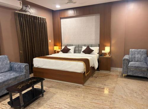 Raj Hussain Land Mark Hotel