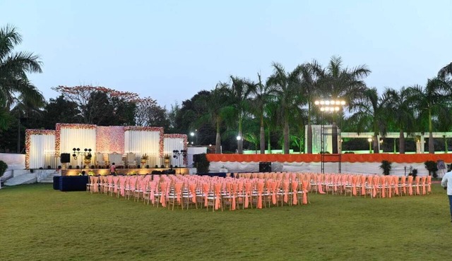 Raj Resort Vapi