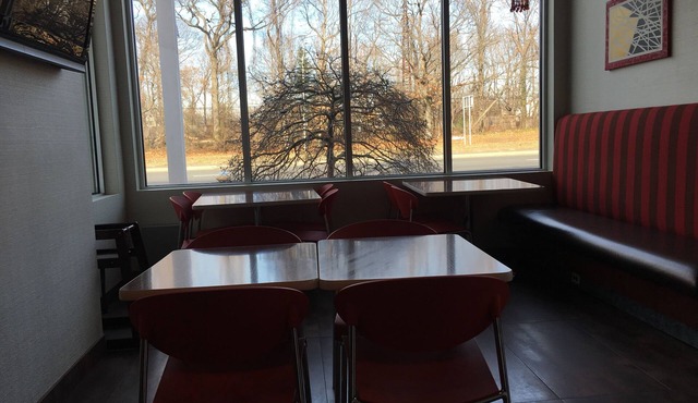 Ramada by Wyndham Rockville Centre