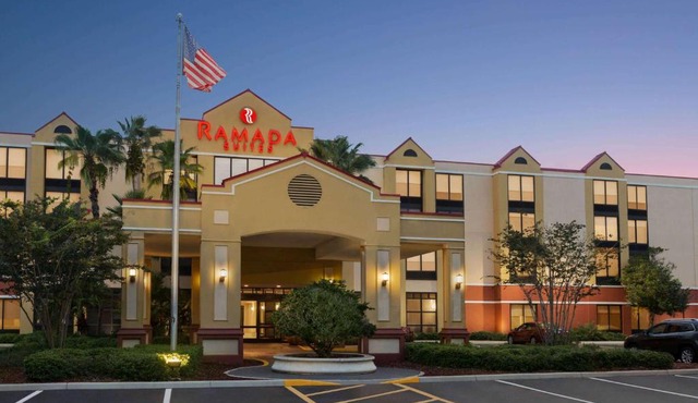 Ramada by Wyndham Suites Orlando Airport- Free Airport Shuttle