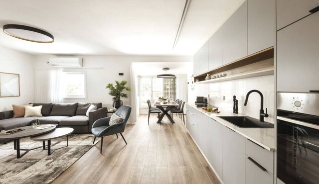 Ramat Hasharon Chic Peaceful Stay