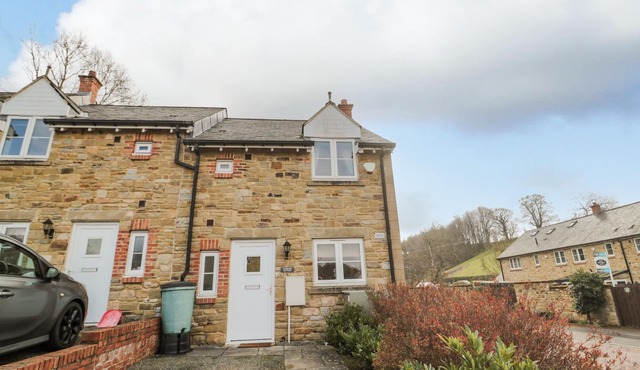 RAMBLERS COTTAGE, family friendly, with a garden in Powburn