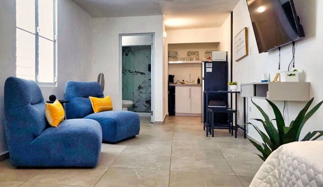 Ramey Base: 2 Mins-Airport/Beach/Golf/Restaurants
