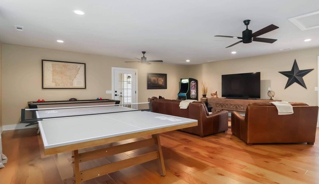 Ranch Retreat - Playroom - Arcade