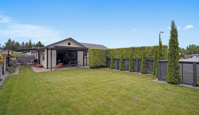 Rangi Marie - Alexandra Holiday Home
