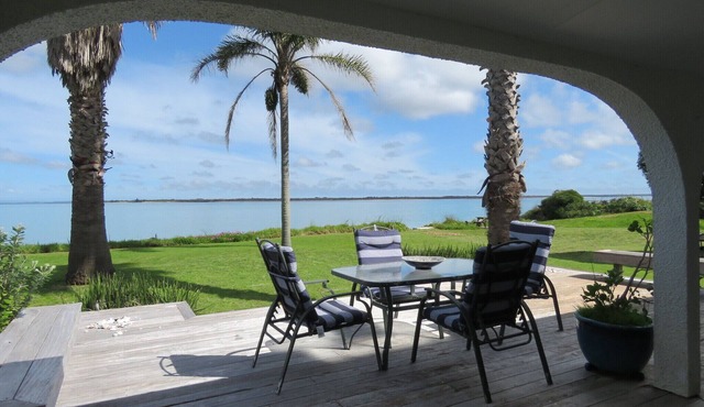 Rangiputa Moana - Beachfront Living