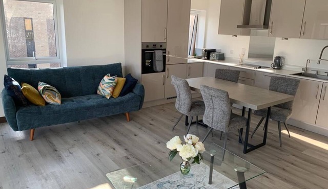 Raphvin Apex Abode - bedroom apartment/parking