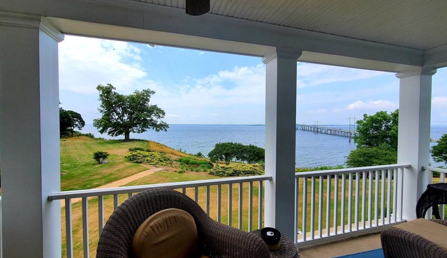 Rappahannock River 4 bdr 3 1/2 bath overlooking the River w/pool as in season.