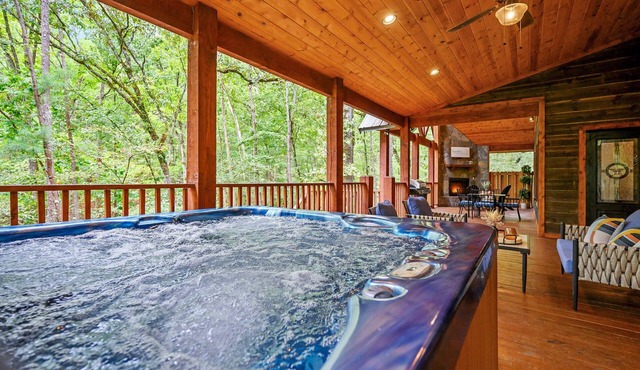 Rated Top 10 One Bedroom + No Cabins Behind Property + Private Oversized Deck