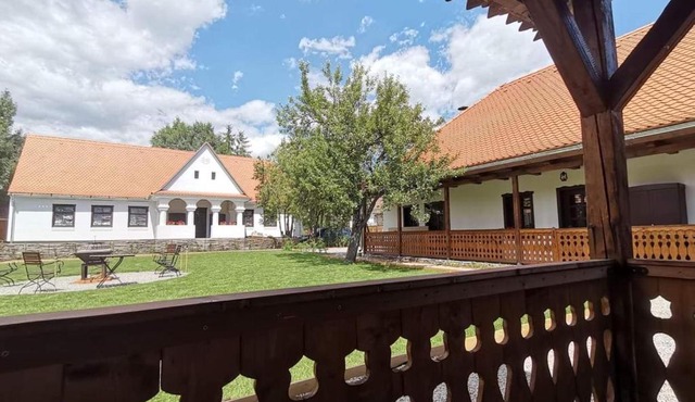 Rauber Baron Cottage-Traditional Comfort House