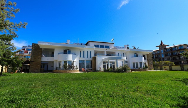Ravda Residence Villa Classik - The Beautiful Sea View Mansion in Ravda